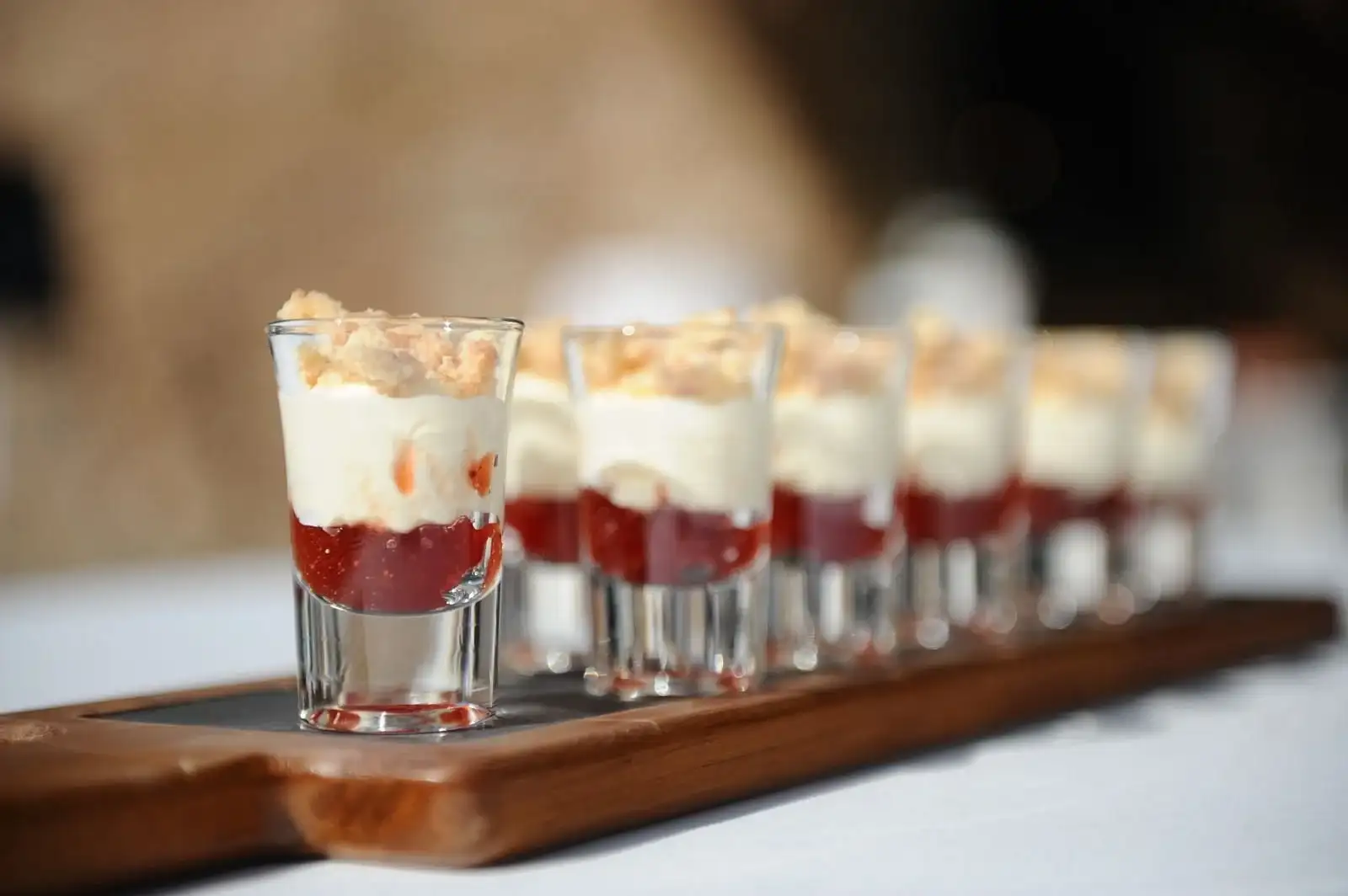 Mini postres de fruites i crema en copa